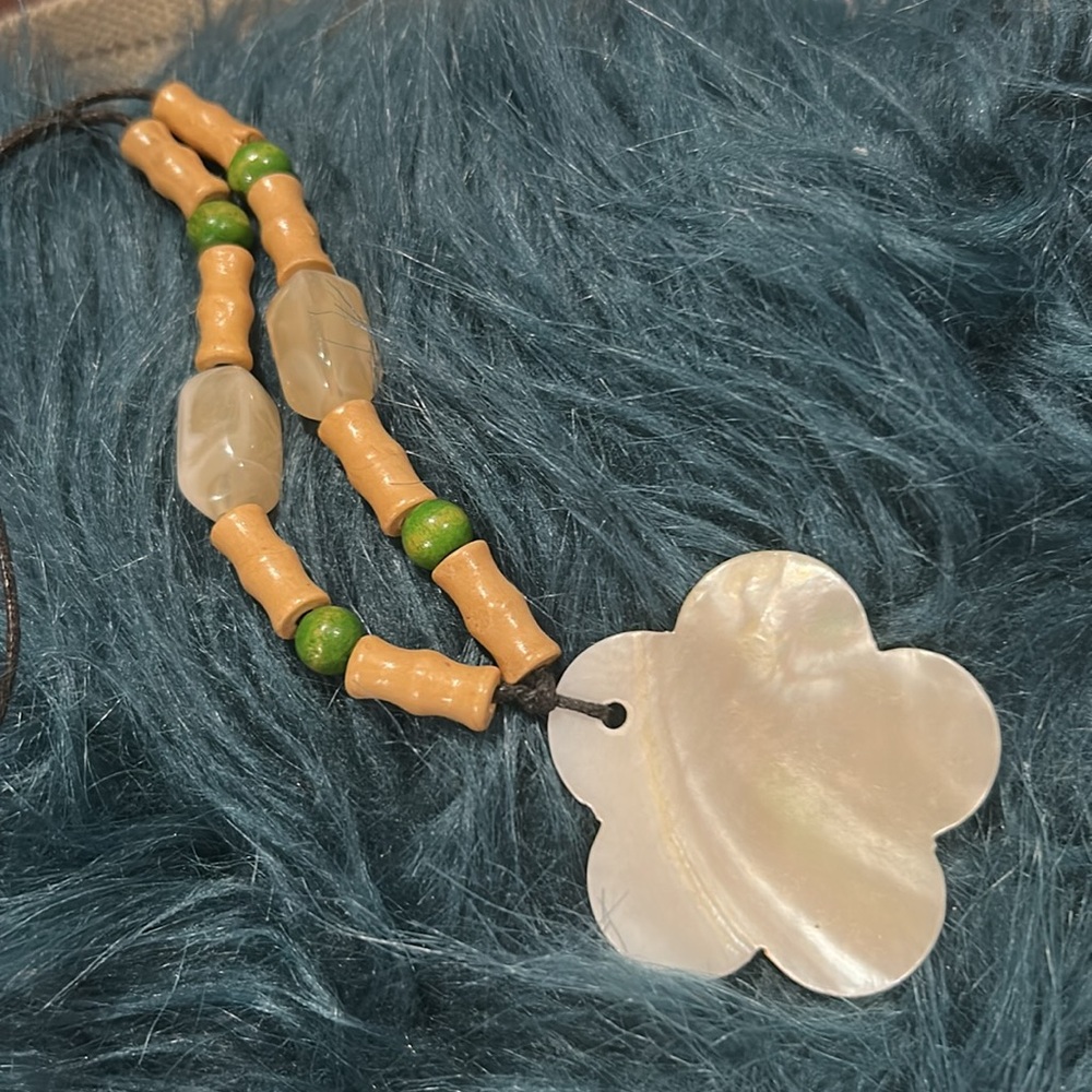 Large MOP Flower Pendant Choker w/ Wooden Bead Necklace